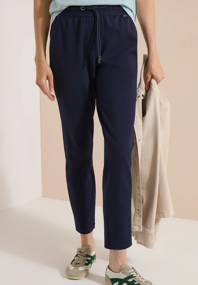 Mid Waist Slim Leg Hose
