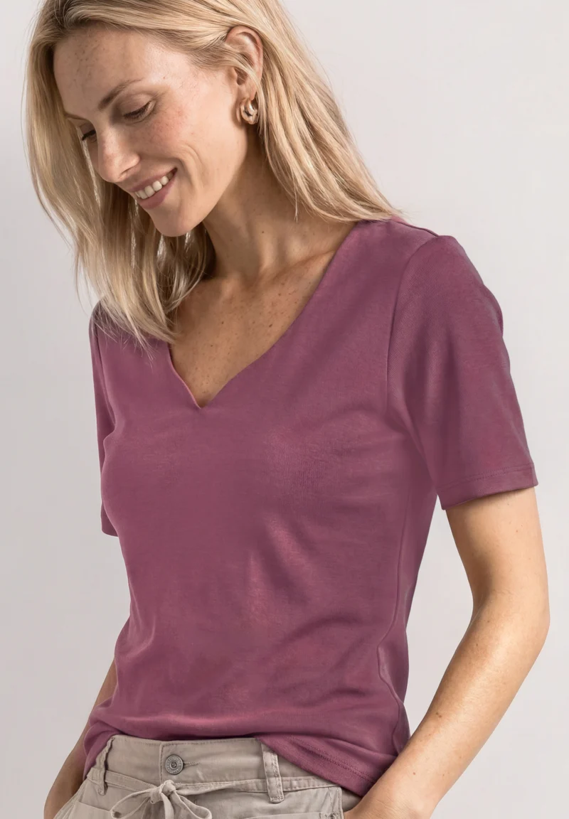 Basic T-Shirt mit Herzausschnitt
