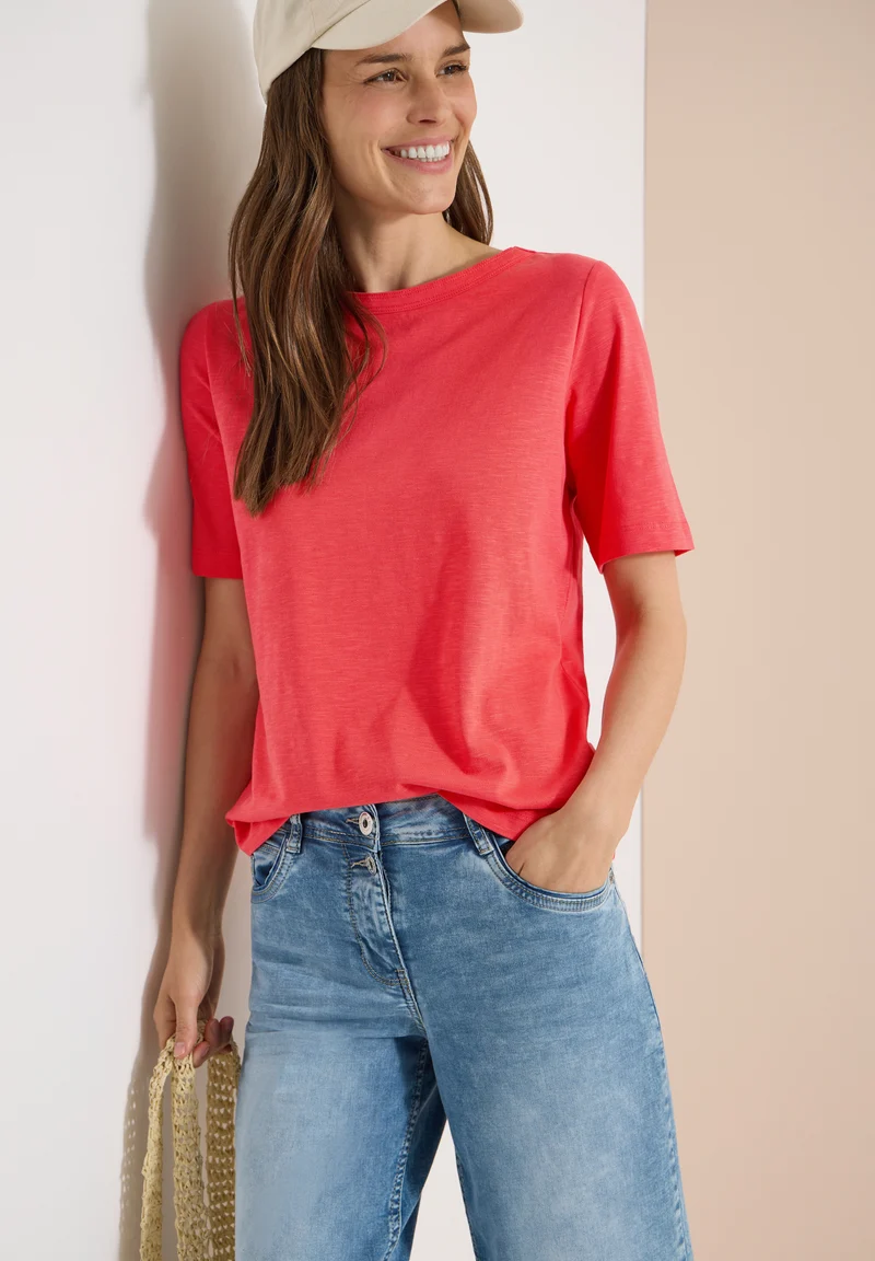 Basic T-Shirt
