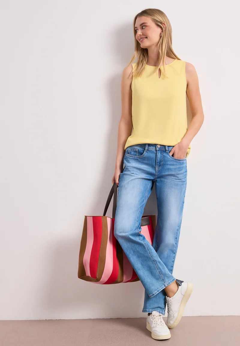 Top mit Rundhals und Cut-Out-Detail