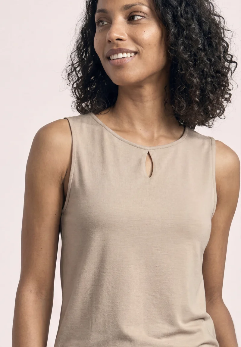 Top mit Rundhals und Cut-Out-Detail