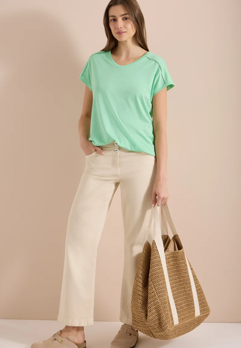 T-Shirt mit V-Neck und Spitzendetail