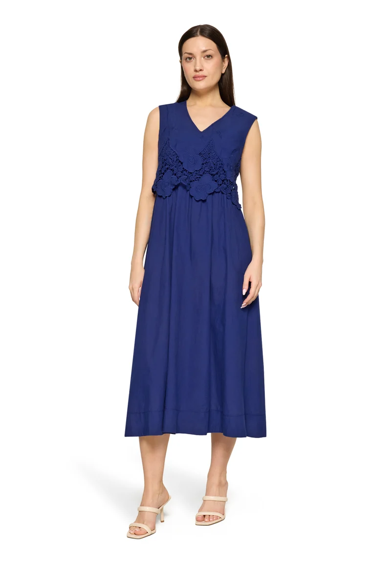 Midikleid mit V-Ausschnitt