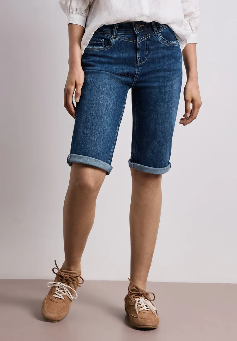 Slim Leg Bermuda mit Turn-Up-Detail