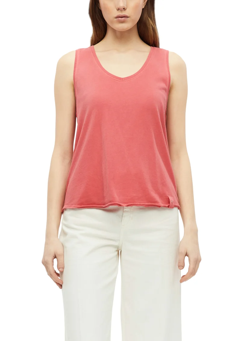Top mit Garment Dye und offenen Kanten