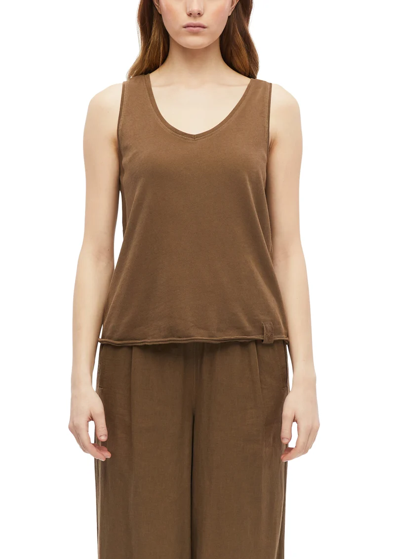 Top mit Garment Dye und offenen Kanten