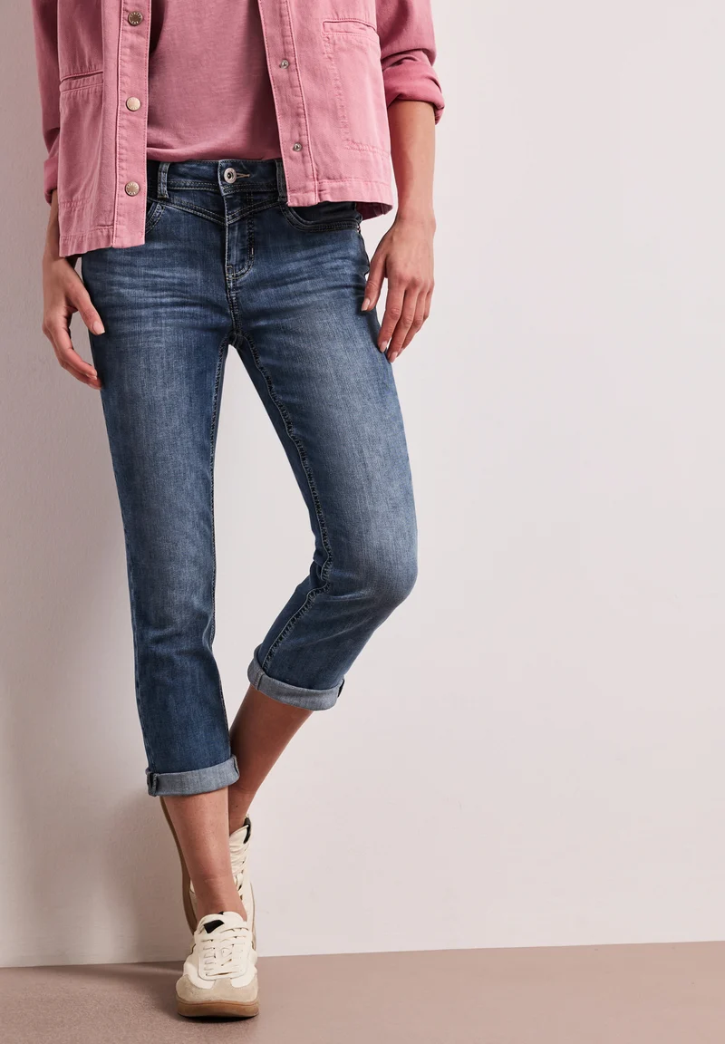 7/8 Slim Leg Jeans