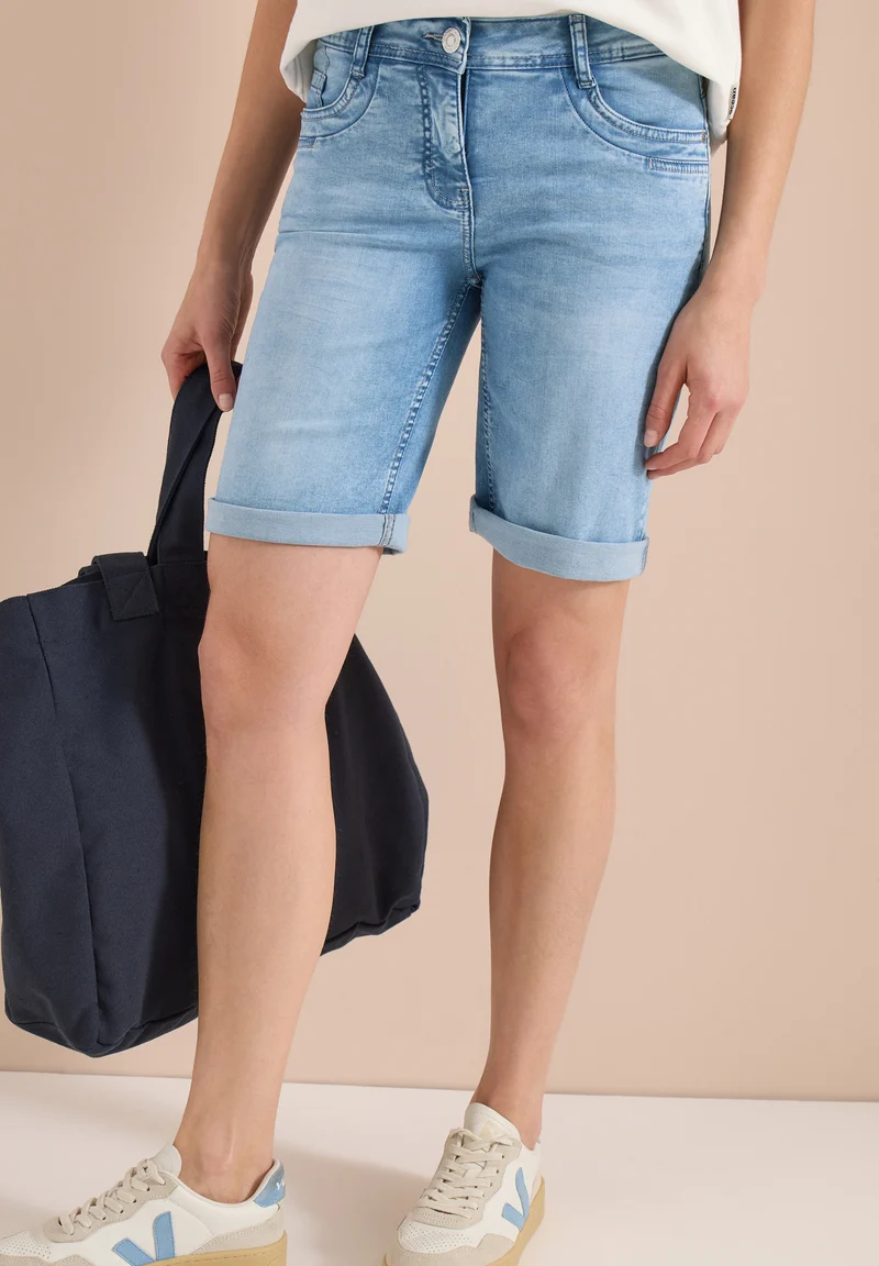 Slim Leg Jeansshorts