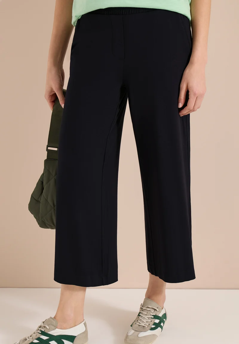 Wide Leg Hose