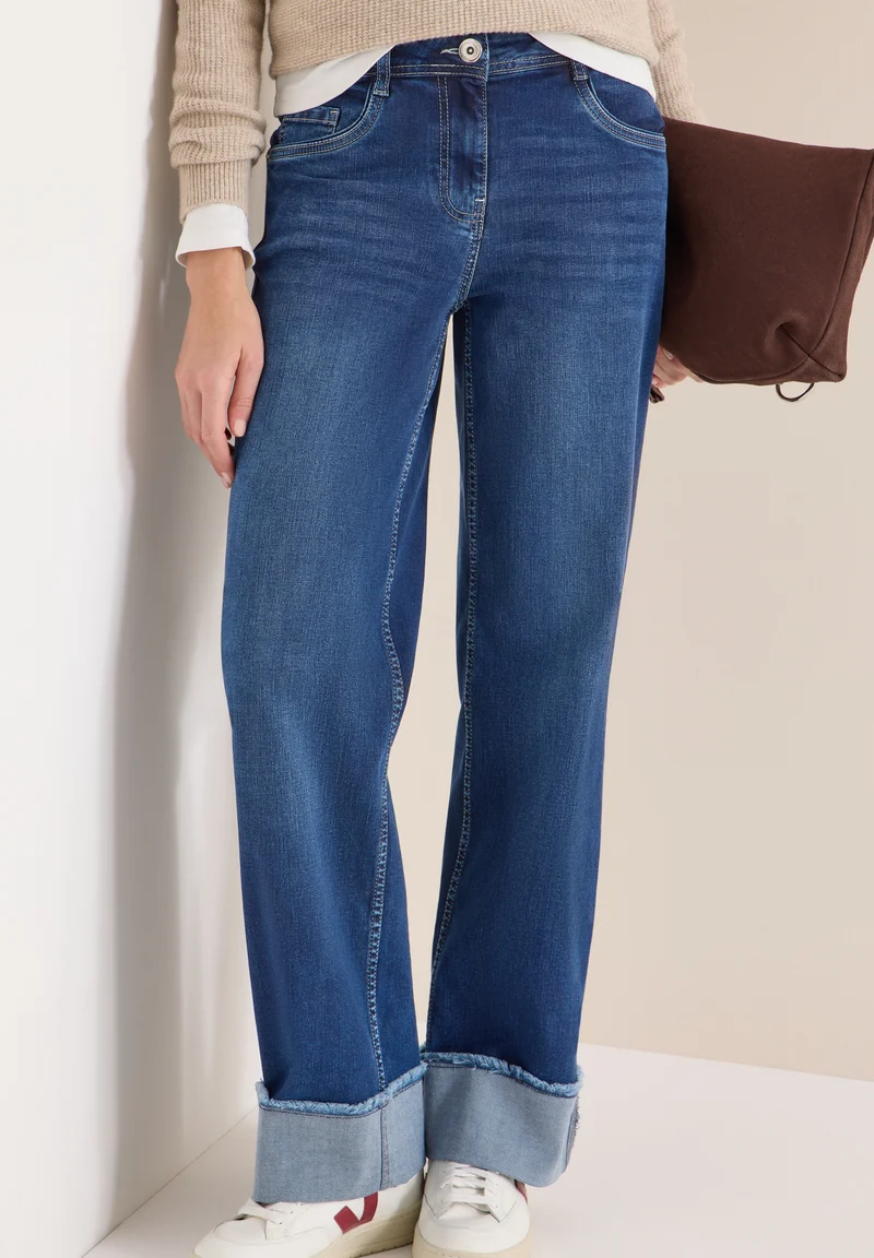 NEELE Wide Leg Jeans