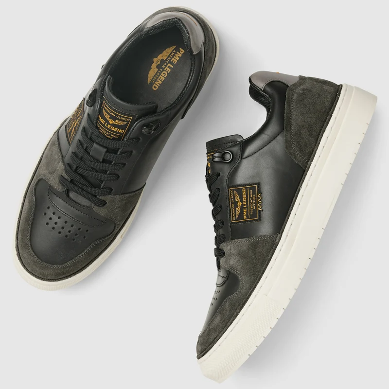 Sneaker