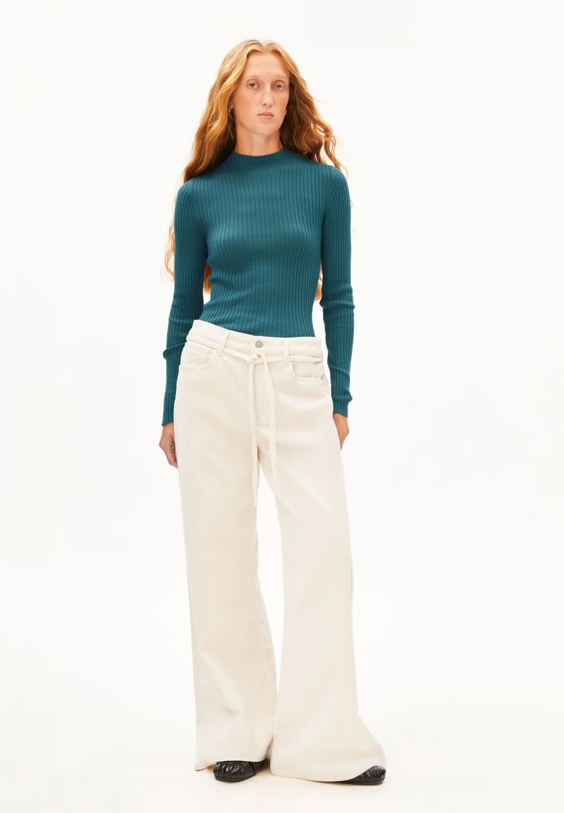 Rippstrickpullover mit Mock-Ausschnitt