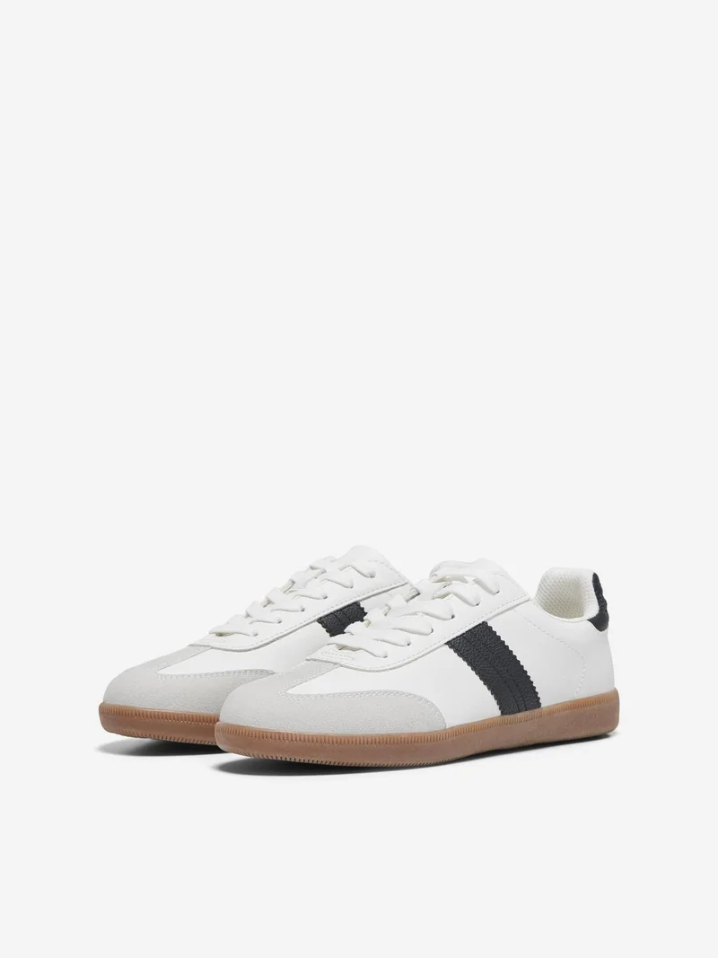 Sneaker